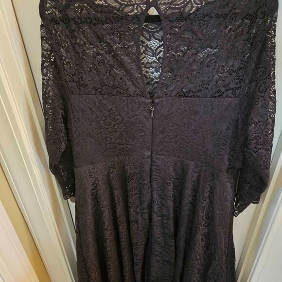 Lacy Black Midi Dress - Picture 4 of 7